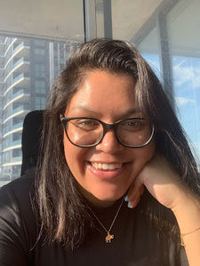 Meet your Posher, Desiree